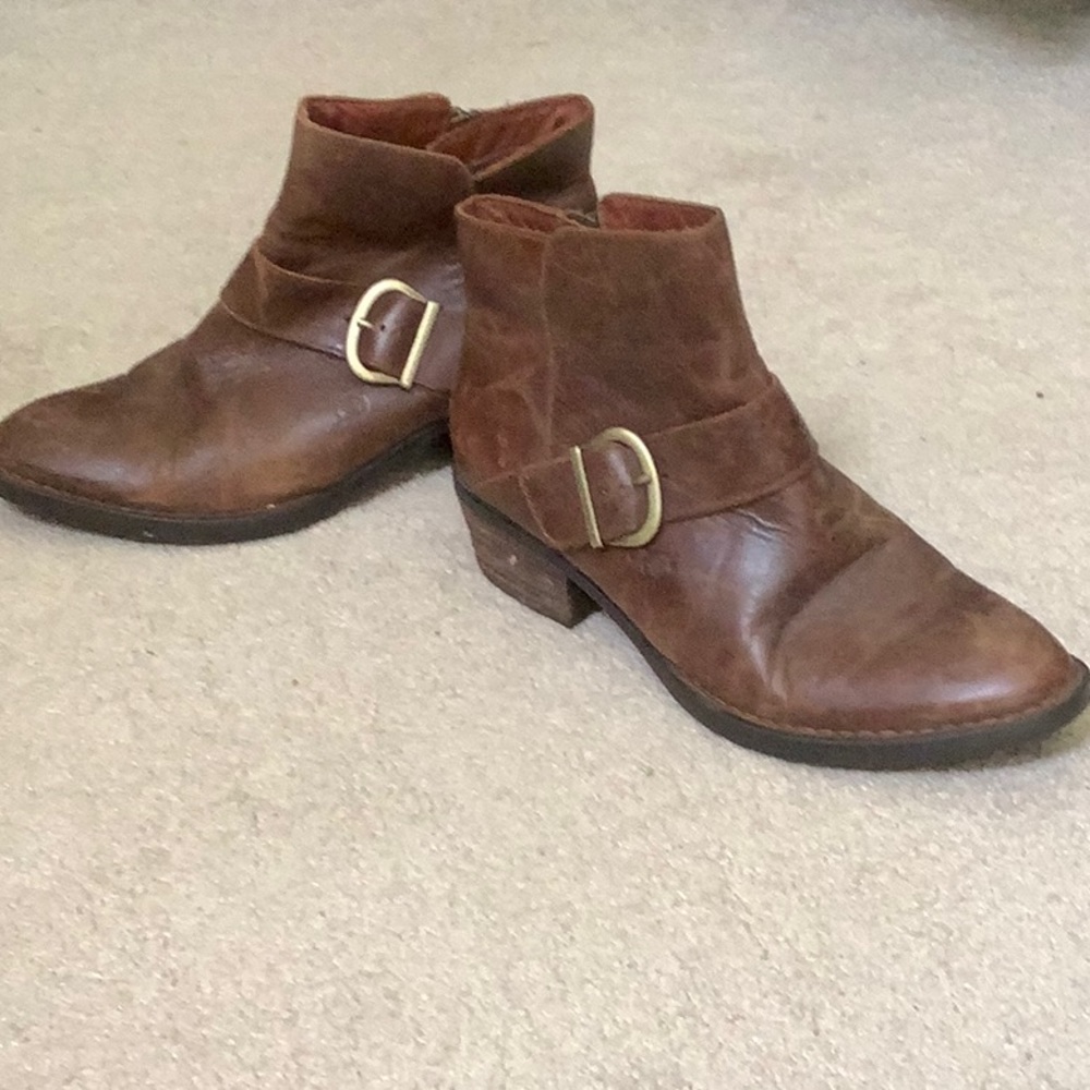 Born Baloy Distressed Buckle Boots